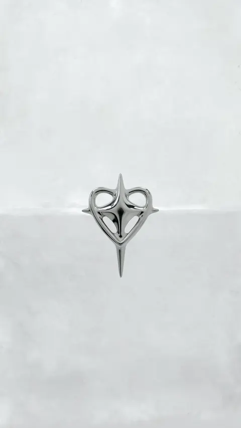 Labret tytanowy 'star heart'