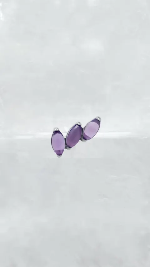 Labret tytanowy 'crystal cascade amethyst'