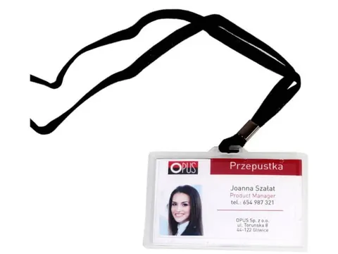 Identyfikator poziomy z taśmą na karty plastikowe - O.BADGE HOLDER - 55 x 90 mm - 50 sztuk czarny OPUS