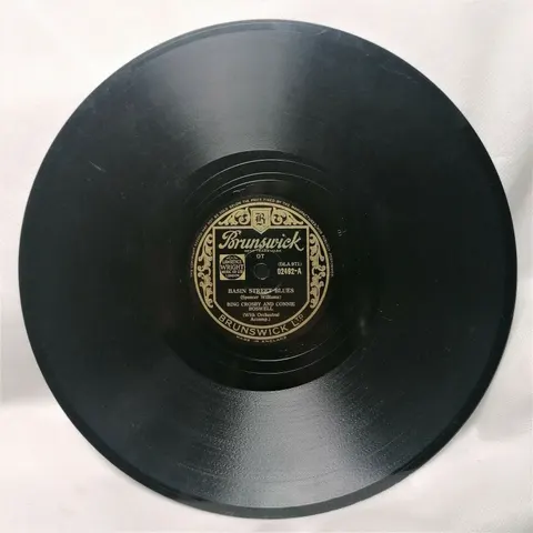 Bing Crosby: Basin Street Blues/Bob White 2492 Brunswick