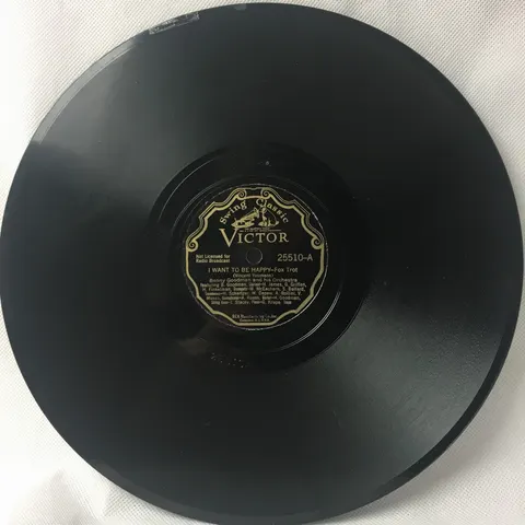 Benny Goodman And Orchestra: I Want To Be Happy/Rosetta 25510 Victor