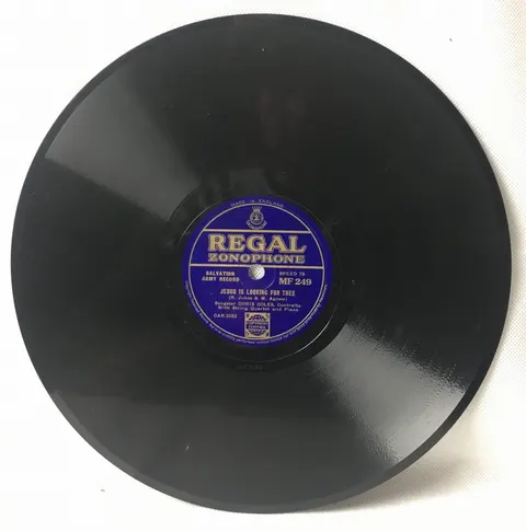 Doris Coles: The Beautiful stream/Jesus Is Looking For Three MF249 Regal