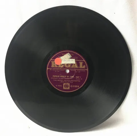 Merry Devils: Popular Medley Of 1929 1,2 part G9364 Regal