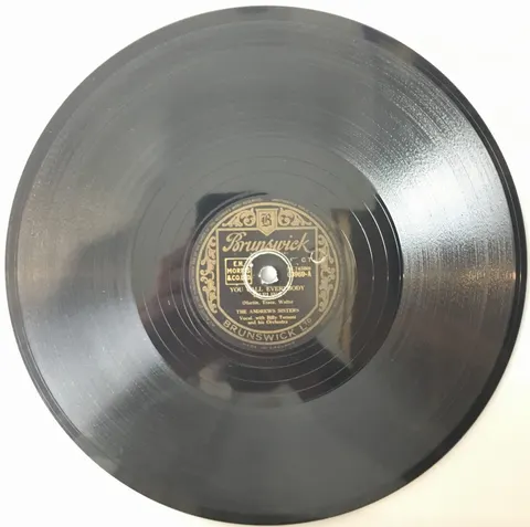 The Andrews Sisters You Call Everybody Darling / Underneath arches 3969 Brunswick