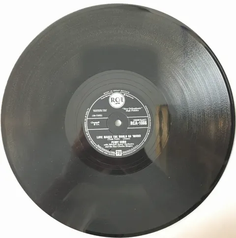 Perry Como Love Makes The World Go 'Round / Mandolins in The Moonlight RCA1086 RCA