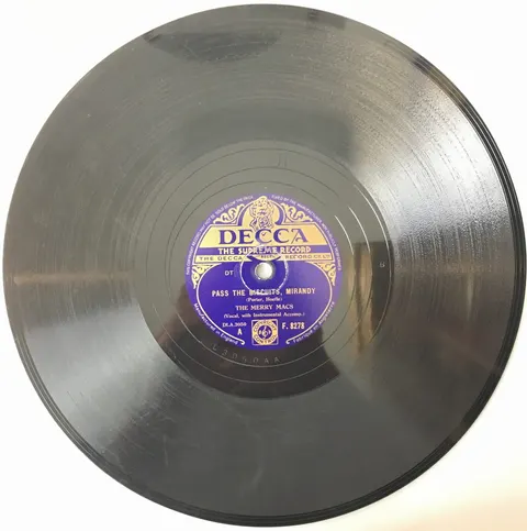 The Merry Macs Pass The Biscuits, Mirandy / Under a Strawberry Moon F8278 Decca