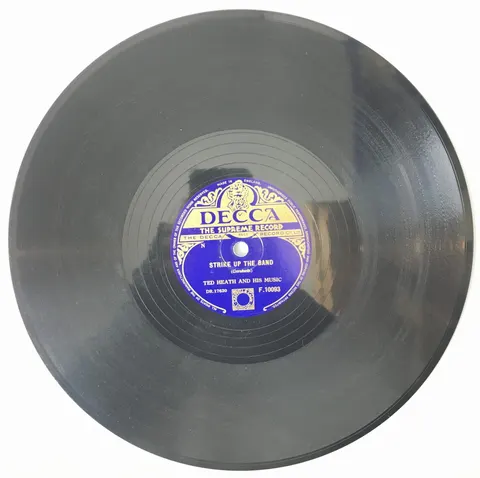 Ted Heath Strike Up The Band / Hot Toddy F10093 Decca