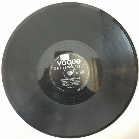 The McGuire Sisters He / Christmas Alphabet Q72108 Vogue & Coral