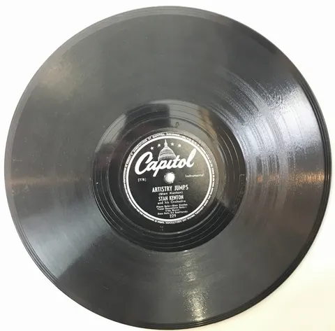 Stan Kenton Artistry Jumps / Just a-sittin' and a-rockin' 229 Capitol