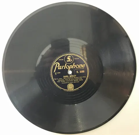 Fairey Aviation Works Band Carol Medley - Part 1 Carol Medley - Part 2 R3590 Parlophone