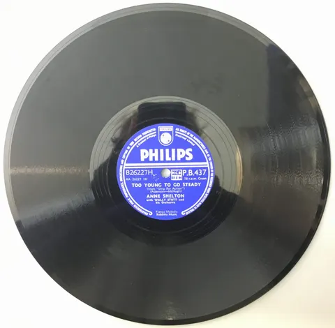 Annie Shelton The Madonna In Blue / Too Young to Go Steady PB437 Philips