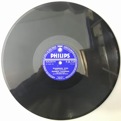 Frankie Vaughan Man on Fire / Wanderin' Eyes PB729 Philips
