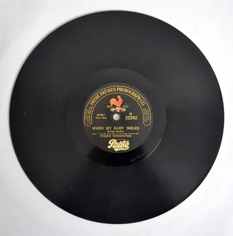 Tuxedo Syncopaters Dardanella / When My Baby Smiles 22292 Pathe