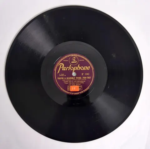 Harry Roy In a Little Gypsy Tea Room / You're A Heavenly Thing F190 Parlophone