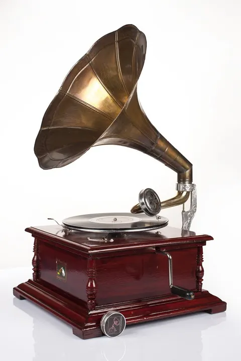 Gramofon na korbę KWADRAT mahoń, drewniany patefon z tubą