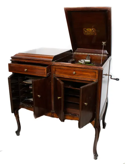 Komoda gramofon Victrola model 215 mahoń ok 1923 roku