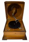 Patefon firmy Pathe pathephone typu Reflex z tubą w pokrywie