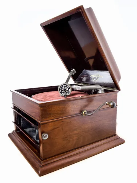 Gramofon biurkowy Columbia 120A w mahoniowej skrzyni