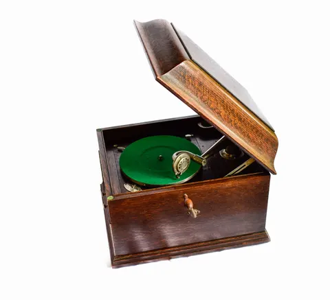 HMV model 6 biurkowy gramofon w dębowej skrzyni