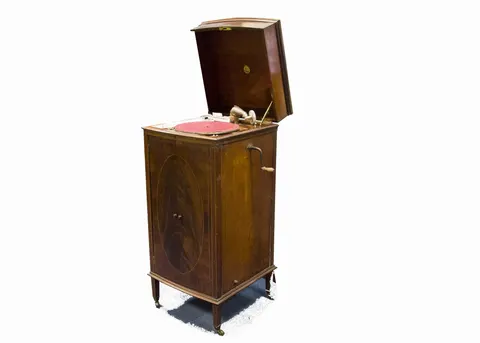 Gramofon w słupku firmy Pathe patefon