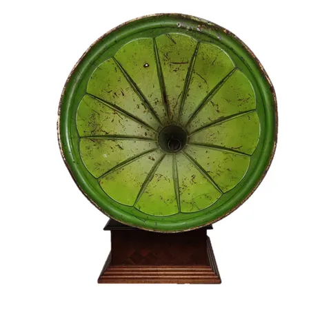 Gramofon z zieloną tubą WOOD