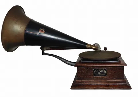 Gramofon z tubą VICTOR P