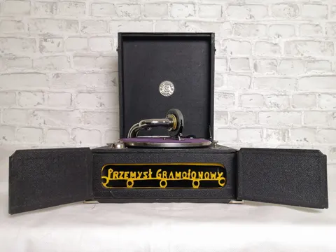 Gramofon walizkowy Koncerton Model IV