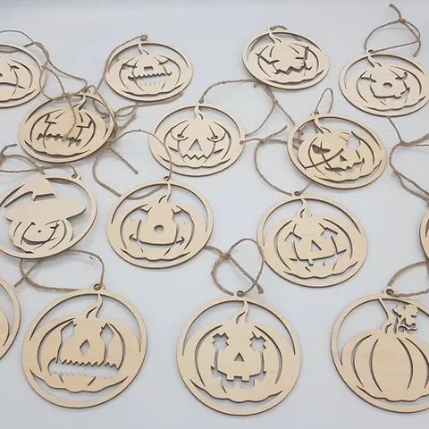 Bombki dekoracyjne na Halloween – ozdoby halloweenowe