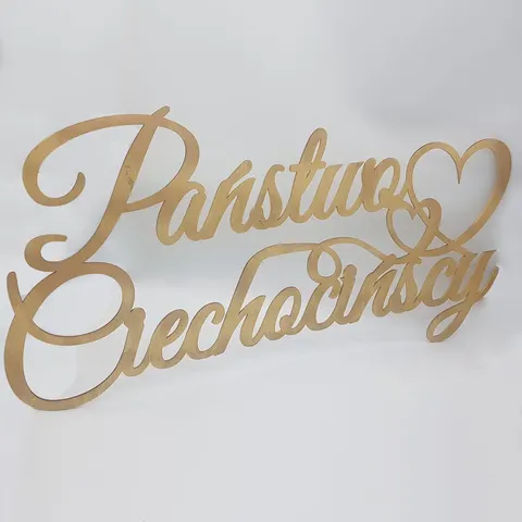 Drewniane napisy na stół weselny – dekoracja stołu pary młodej