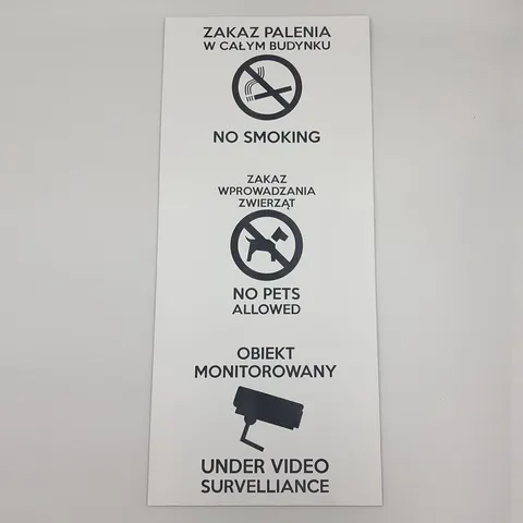 Tablica informacyjna dla obiektu – tabliczka informacyjna do budynków i firm