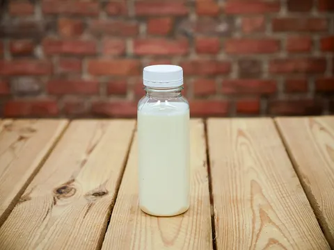 Butelka PET 0,25 l na mleko, jogurt, kefir, serwatkę, itp. (250 ml)
