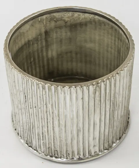 DONICZKA CERAMICZNA SREBRNA PATYNOWANA WALEC LEON 15x16x16cm