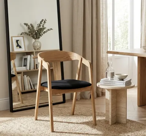 Dębowe krzesło KT395 – wygodne i eleganckie krzesło tapicerowane