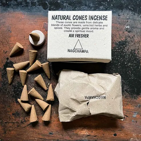 Kadzidełka zapachowe w stożkach NAG CHAMPA (Indie)
