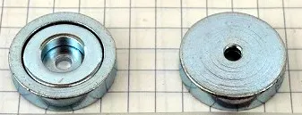 UM 20x8x3,1x4,5/N Uchwyt magnetyczny z otworem pod płaski łeb śruby