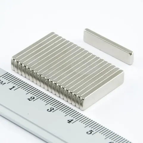 MPŁ 25x6x2 / N38 - magnes neodymowy