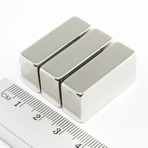 MPŁ 30x15x10 / N38 - magnes neodymowy