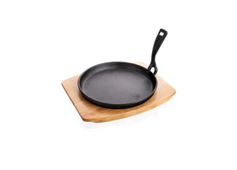 Patelnia 22 cm żeliwna z deską Banquet