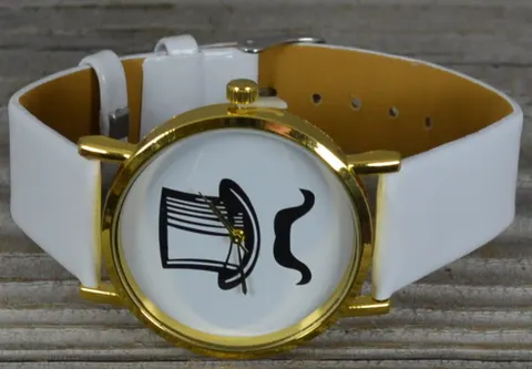 [z0129] Zegarek na pasku biały cylinder i wąsy