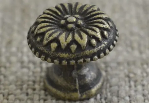 [k0716] Uchwyt ozdobny w kolorze brązu 17mm