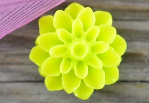 [80240] Kaboszon kwiatowy dalia limonkowa 2szt