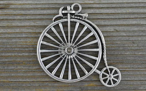 [30807] Zawieszka duża bicykl w kolorze srebrnym
