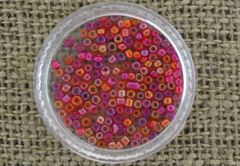 [701213] Koraliki drobne oponki karmazynowe 15 gram