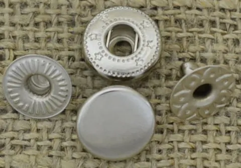 [11913] Guzik zatrzask 10mm kolor srebrny 2szt