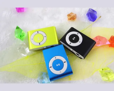 Odtwarzacz MP3 klips słuchawki + 8GB pamięci