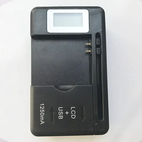 Uniwersalna ładowarka do baterii LCD do telefonów AG-01