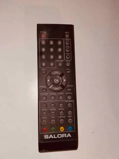 Oryginalny pilot Salora do TV LCD czarny