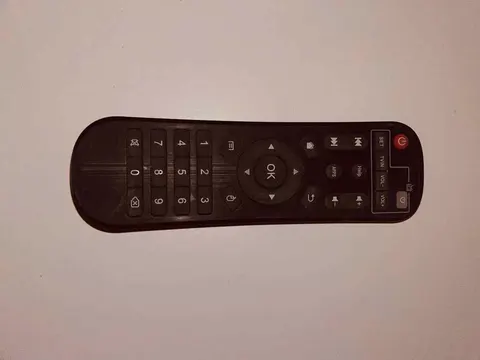 Pilot do projektora LED zdalnie sterowany czarny