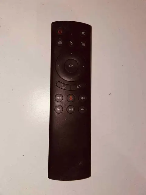 Pilot do włączania stereo wieży czarny