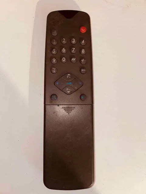 Pilot do telewizora TV dla seniora